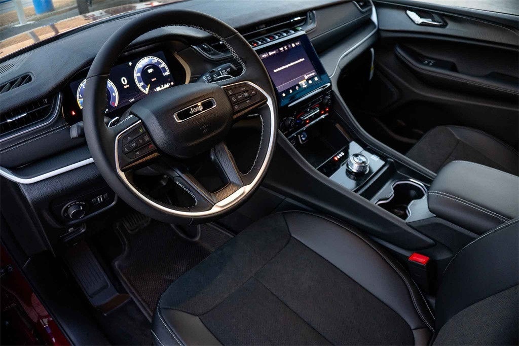 2025 Jeep Grand Cherokee GRAND CHEROKEE ALTITUDE 4X2