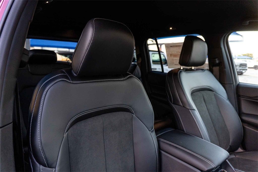 2025 Jeep Grand Cherokee GRAND CHEROKEE ALTITUDE 4X2