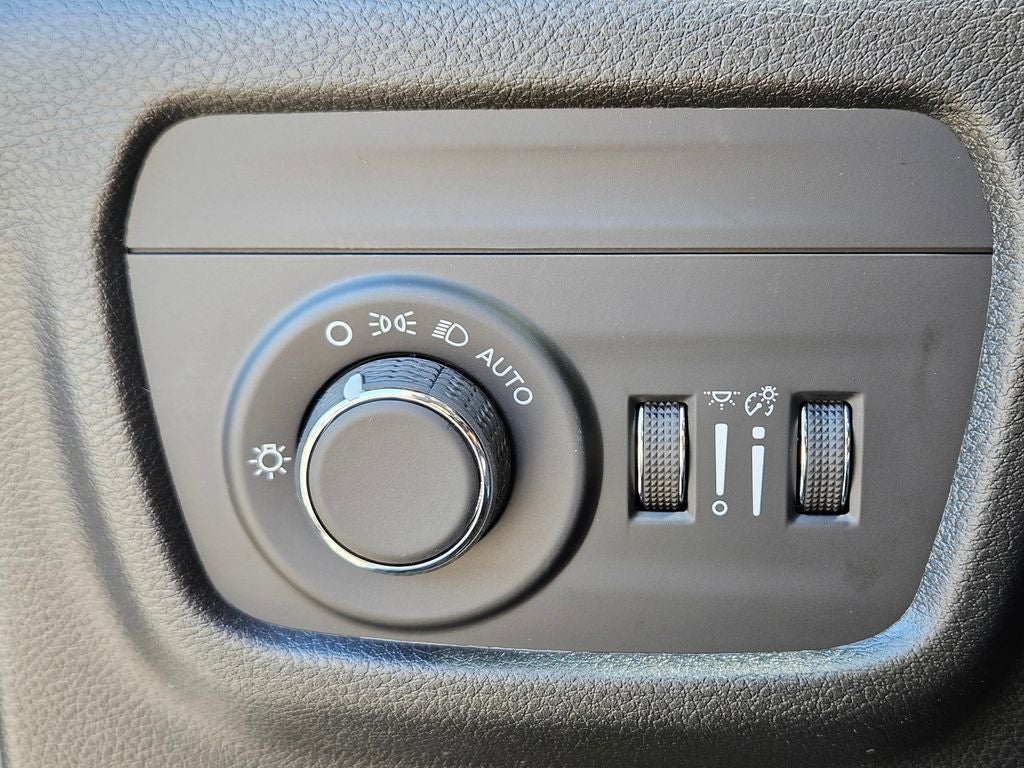 2026 Jeep Grand Cherokee GRAND CHEROKEE LAREDO X 4X2