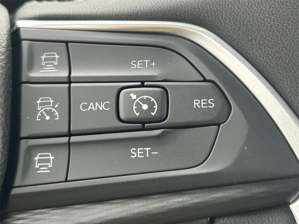 2025 Jeep Grand Cherokee GRAND CHEROKEE LAREDO 4X2