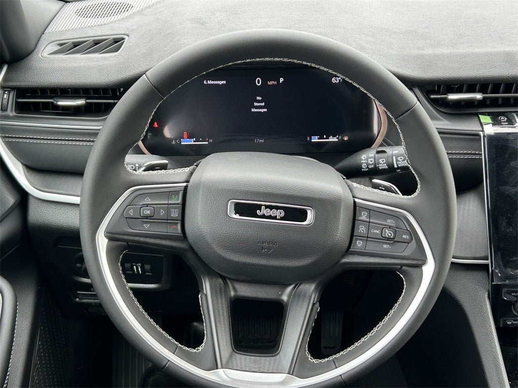 2025 Jeep Grand Cherokee GRAND CHEROKEE LAREDO 4X2