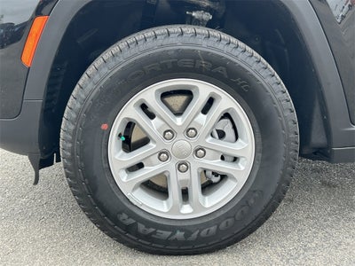 2025 Jeep Grand Cherokee GRAND CHEROKEE LAREDO 4X2