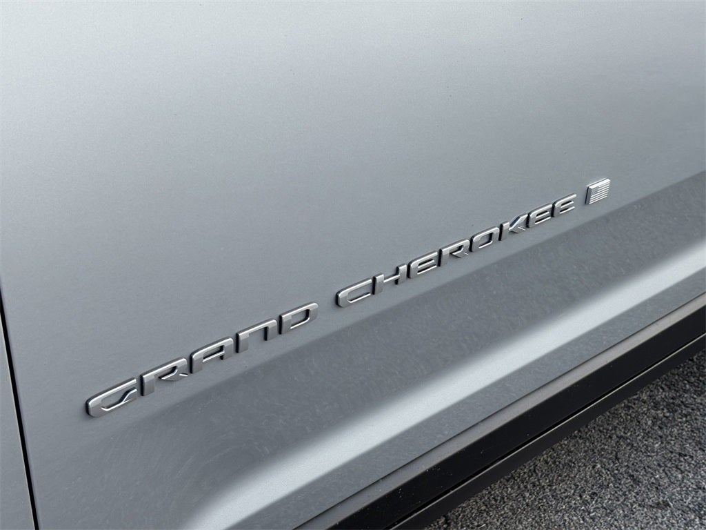 2025 Jeep Grand Cherokee GRAND CHEROKEE LAREDO 4X2