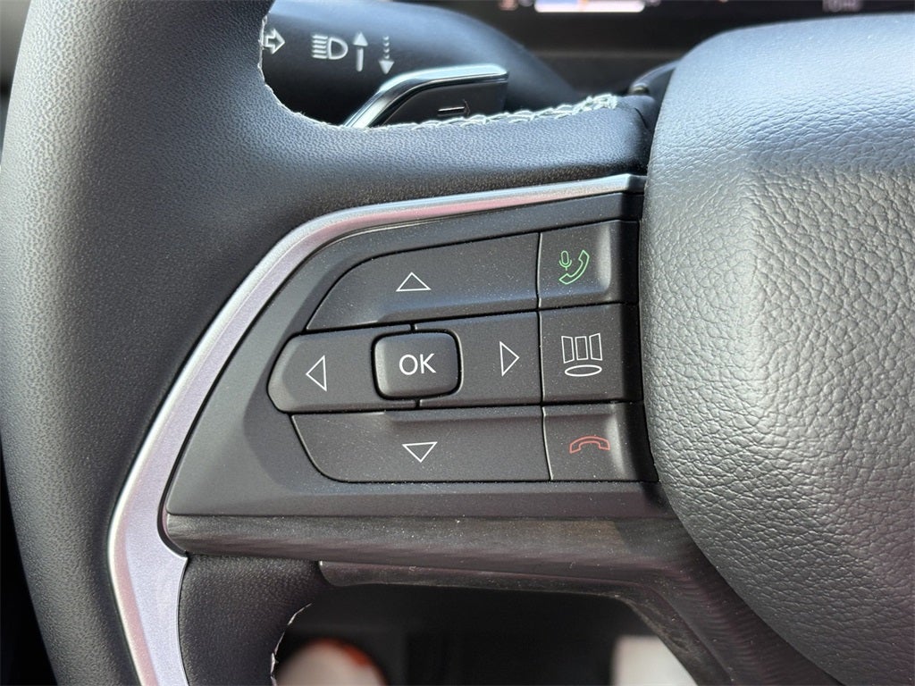 2025 Jeep Grand Cherokee GRAND CHEROKEE LAREDO 4X2