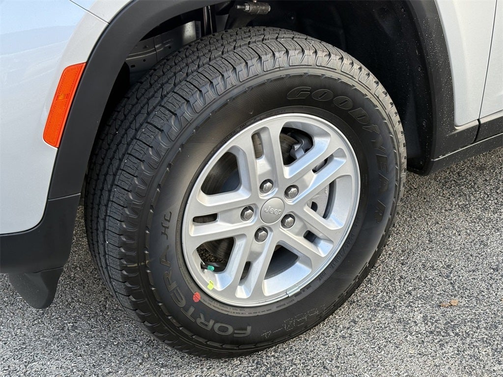 2025 Jeep Grand Cherokee GRAND CHEROKEE LAREDO 4X2