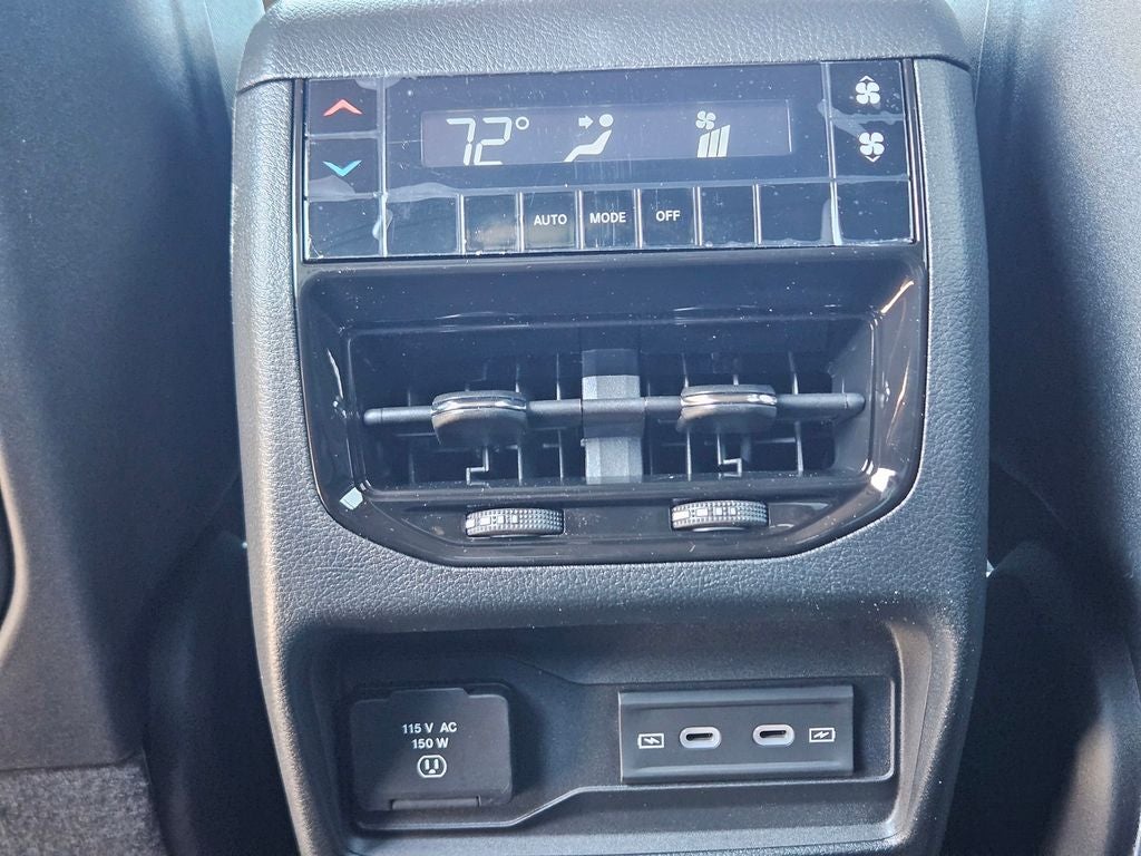 2026 Jeep Grand Cherokee GRAND CHEROKEE LAREDO X 4X2
