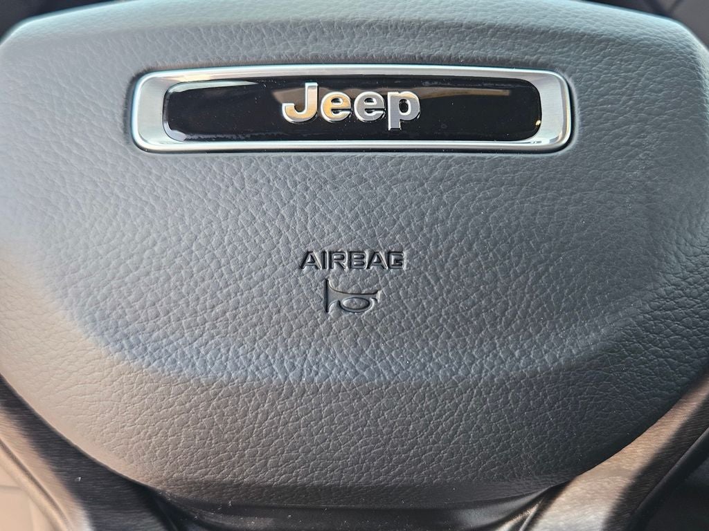 2026 Jeep Grand Cherokee GRAND CHEROKEE LAREDO X 4X2