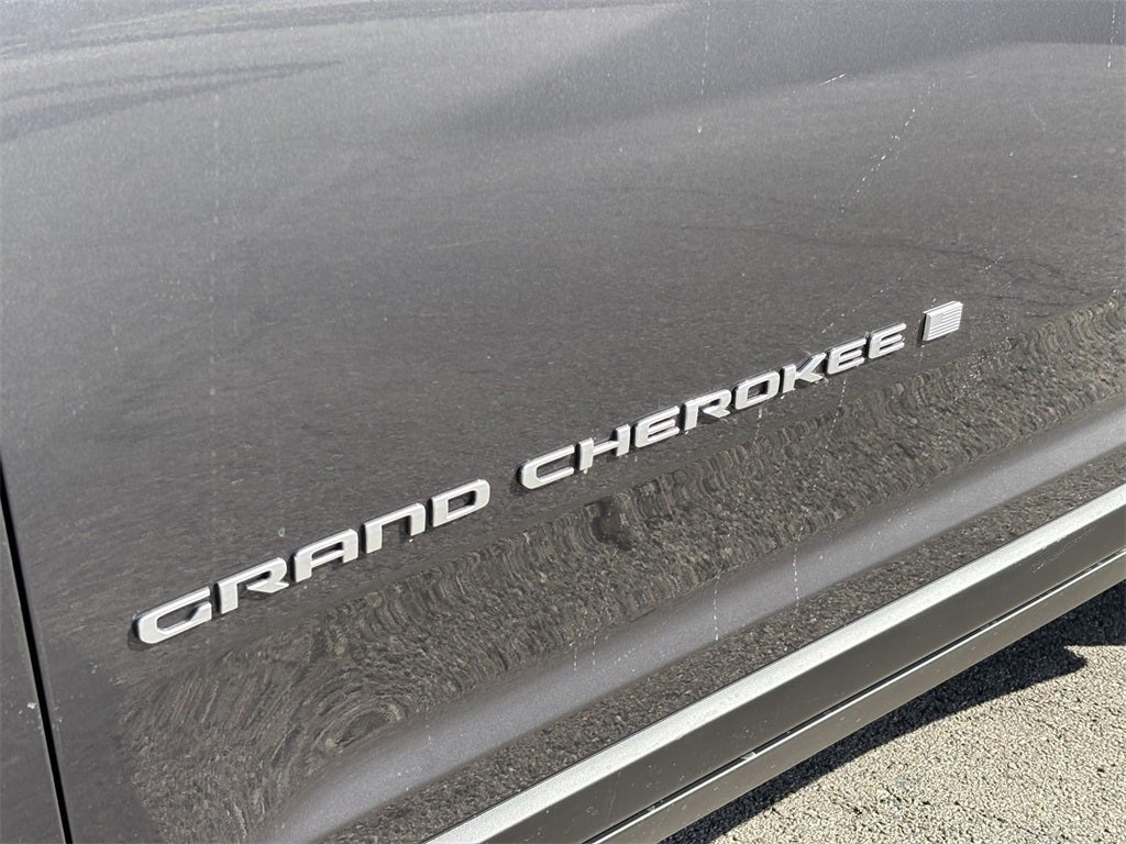 2025 Jeep Grand Cherokee GRAND CHEROKEE LAREDO 4X2