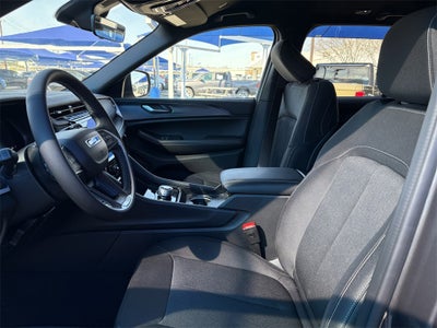 2025 Jeep Grand Cherokee GRAND CHEROKEE LAREDO 4X2