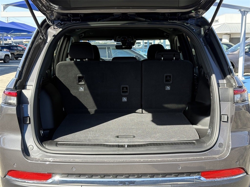 2025 Jeep Grand Cherokee GRAND CHEROKEE LAREDO 4X2