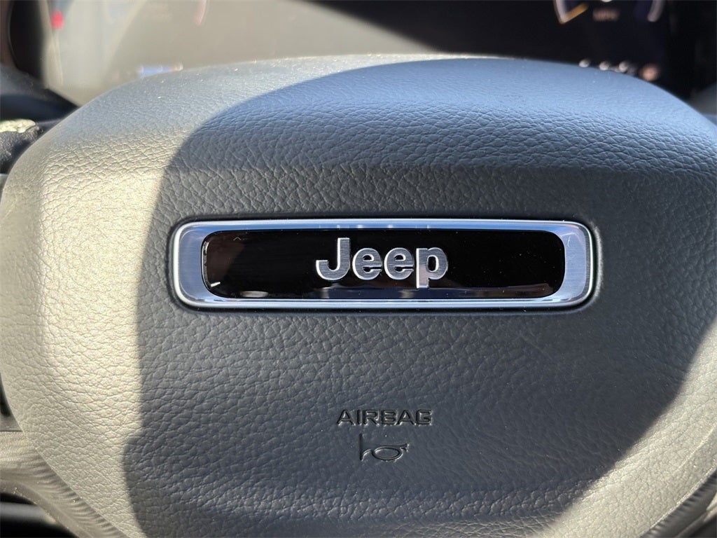 2025 Jeep Grand Cherokee GRAND CHEROKEE LAREDO 4X2