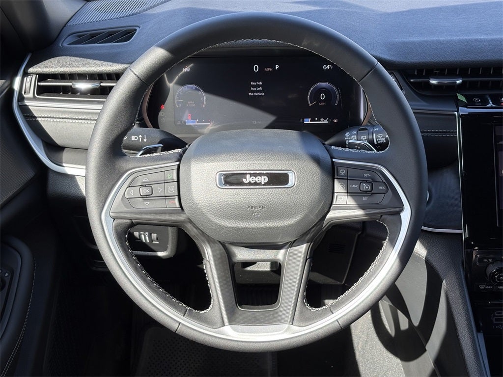 2025 Jeep Grand Cherokee GRAND CHEROKEE LAREDO 4X2