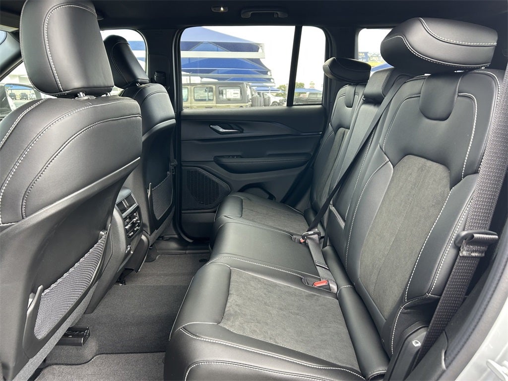 2025 Jeep Grand Cherokee GRAND CHEROKEE ALTITUDE 4X2