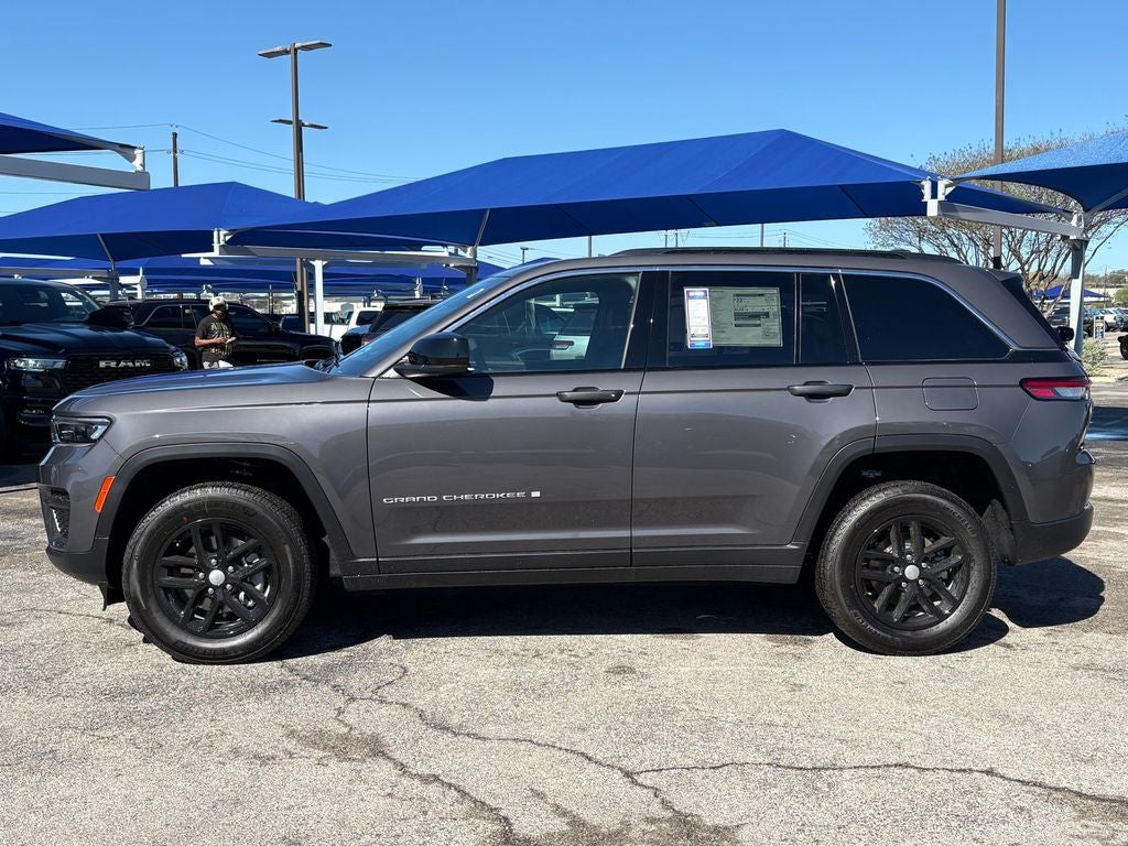2026 Jeep Grand Cherokee GRAND CHEROKEE LAREDO X 4X2