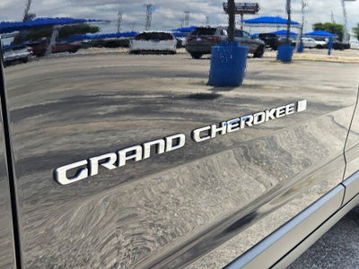 2023 Jeep Grand Cherokee Laredo 4x4