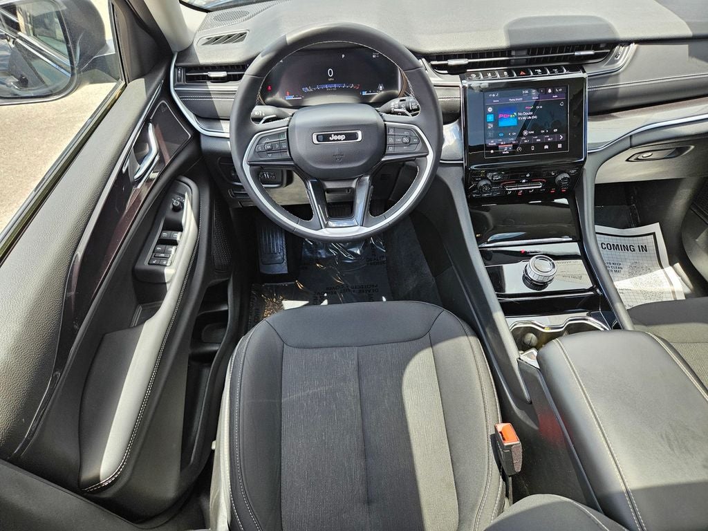2023 Jeep Grand Cherokee Laredo 4x4