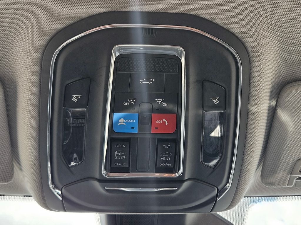 2023 Jeep Grand Cherokee Laredo 4x4