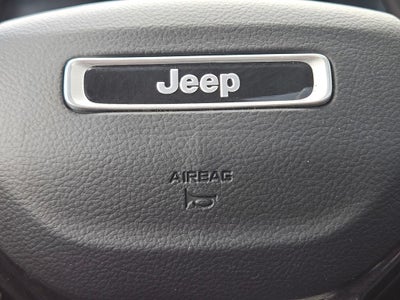 2023 Jeep Grand Cherokee Laredo 4x4