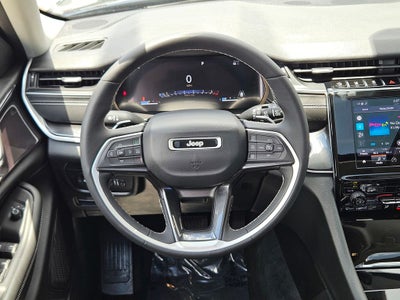 2023 Jeep Grand Cherokee Laredo 4x4