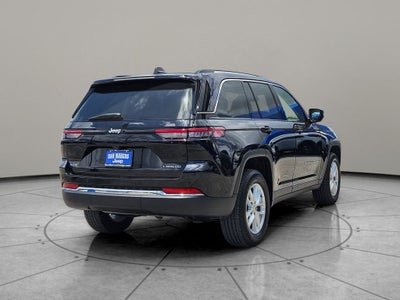 2023 Jeep Grand Cherokee Laredo 4x4