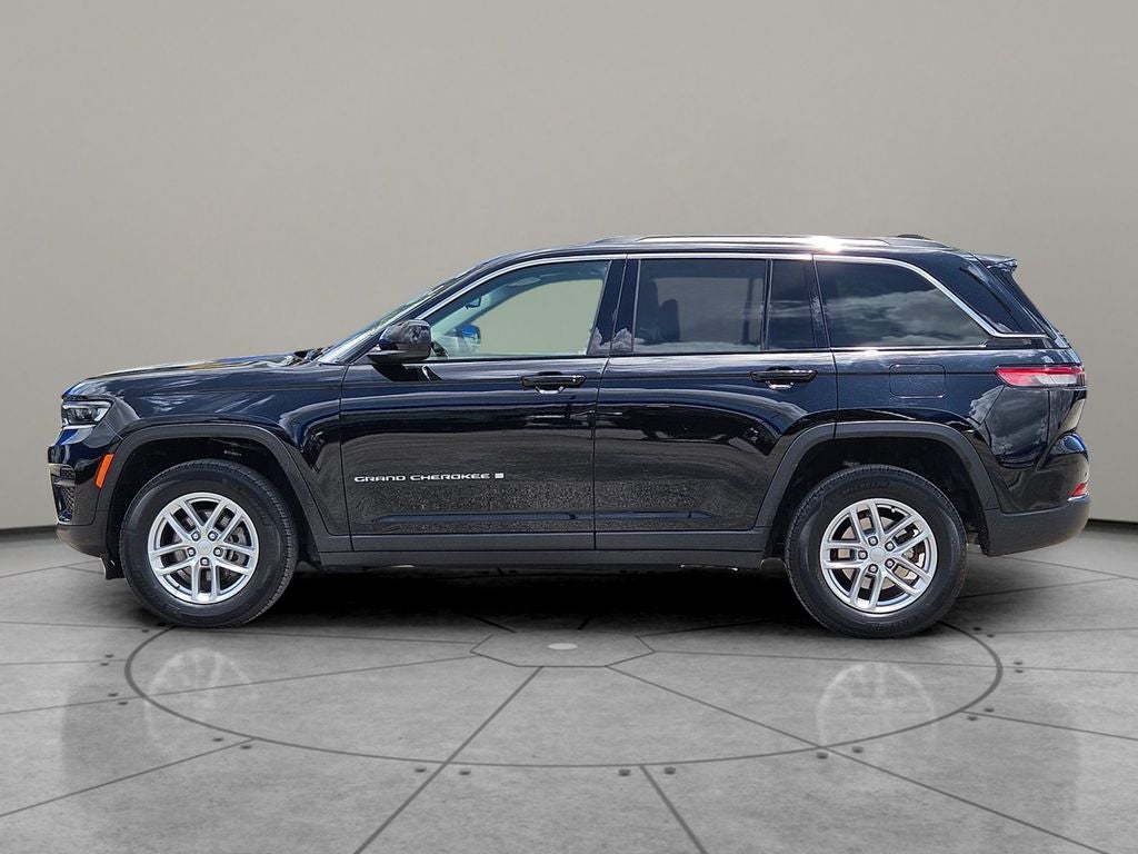 2023 Jeep Grand Cherokee Laredo 4x4