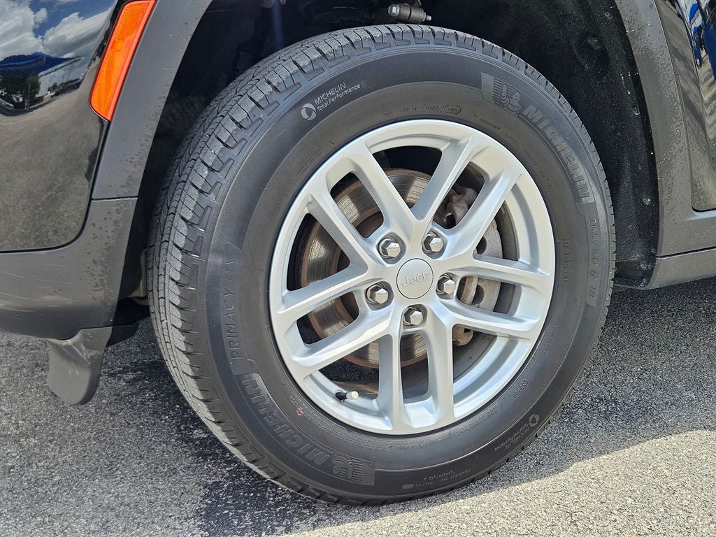 2023 Jeep Grand Cherokee Laredo 4x4