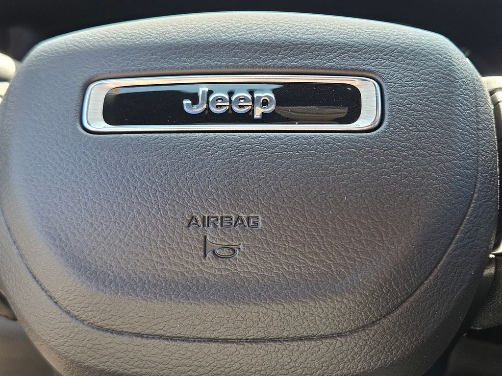 2026 Jeep Grand Cherokee GRAND CHEROKEE LAREDO X 4X4