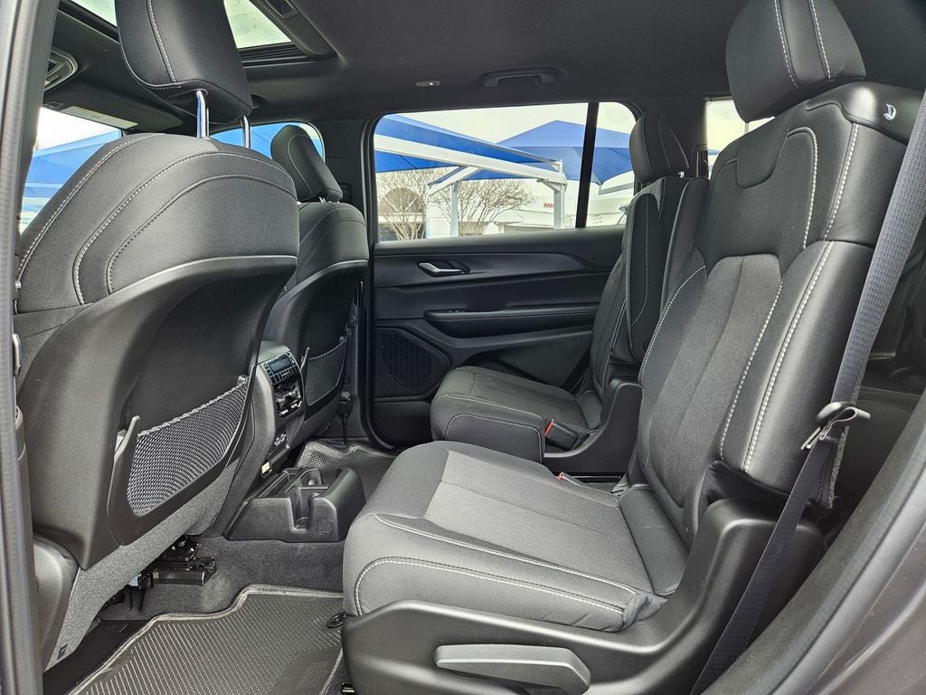 2026 Jeep Grand Cherokee GRAND CHEROKEE LAREDO X 4X4