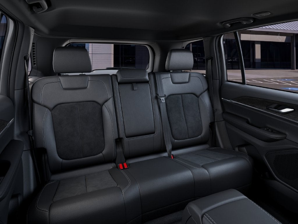 2027 Jeep Grand Cherokee GRAND CHEROKEE LAREDO ALTITUDE 4X4