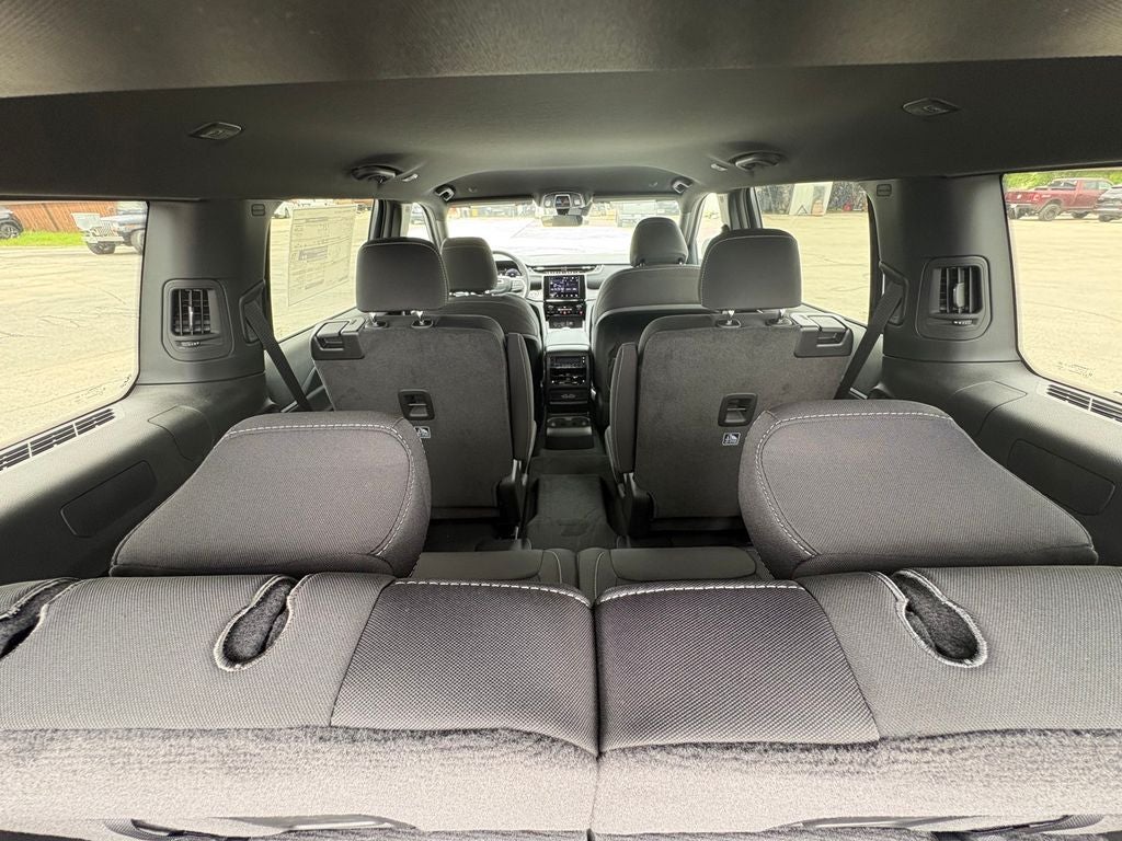 2026 Jeep Grand Cherokee GRAND CHEROKEE L LAREDO 4X2