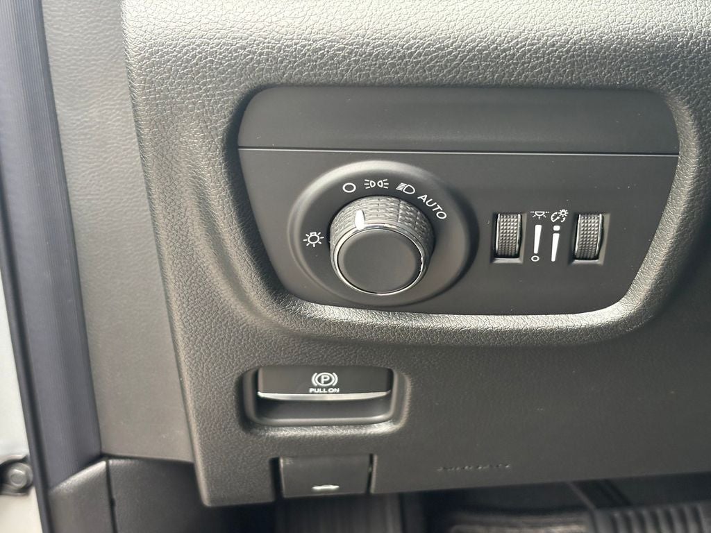 2026 Jeep Grand Cherokee GRAND CHEROKEE L LAREDO 4X2