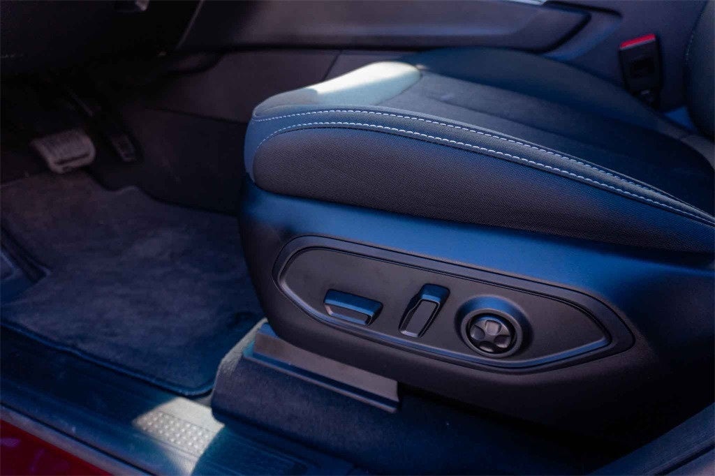 2025 Jeep Grand Cherokee GRAND CHEROKEE L LAREDO X 4X2