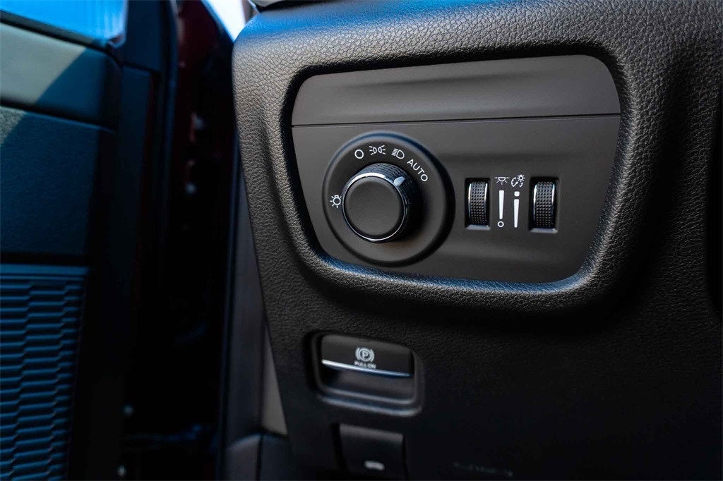 2025 Jeep Grand Cherokee GRAND CHEROKEE L LAREDO X 4X2