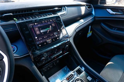 2025 Jeep Grand Cherokee GRAND CHEROKEE L LAREDO X 4X2