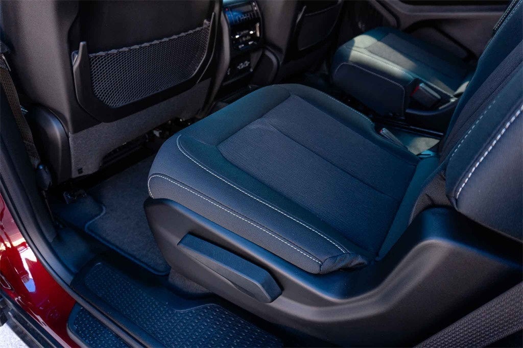 2025 Jeep Grand Cherokee GRAND CHEROKEE L LAREDO X 4X2