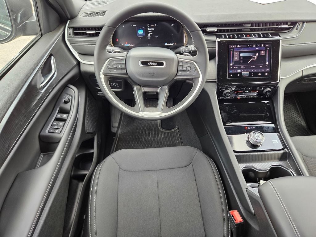 2026 Jeep Grand Cherokee GRAND CHEROKEE L LAREDO X 4X2