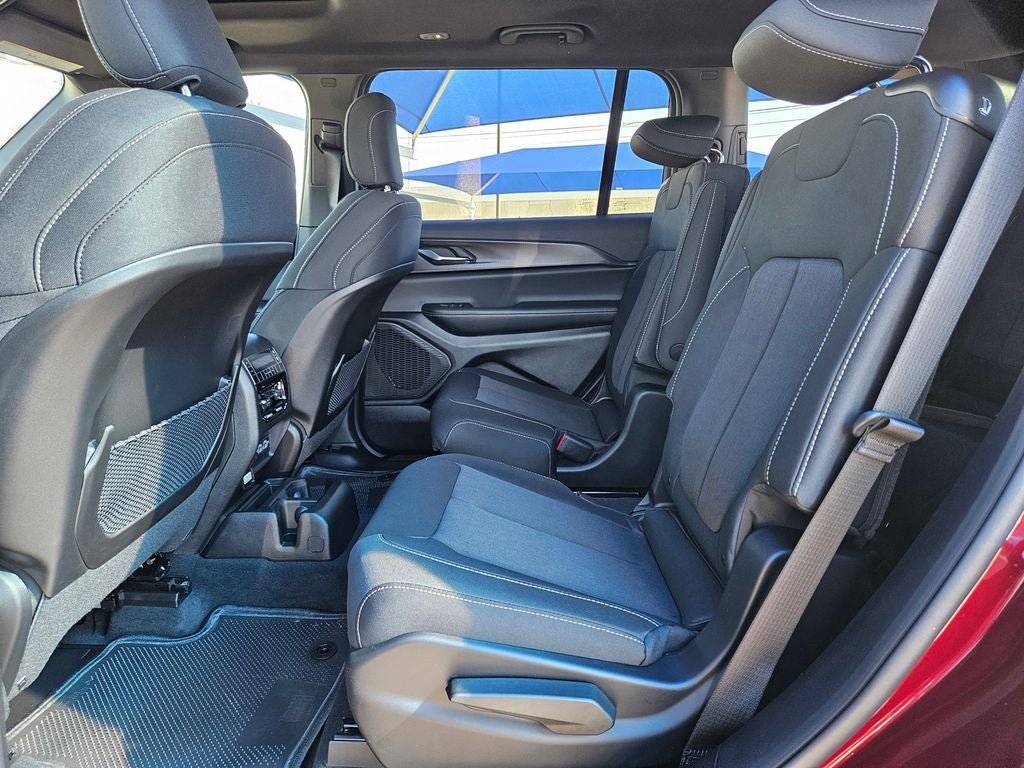 2026 Jeep Grand Cherokee GRAND CHEROKEE L LAREDO X 4X2