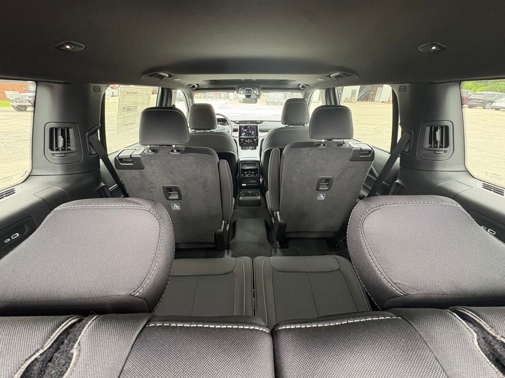 2026 Jeep Grand Cherokee GRAND CHEROKEE L LAREDO X 4X2