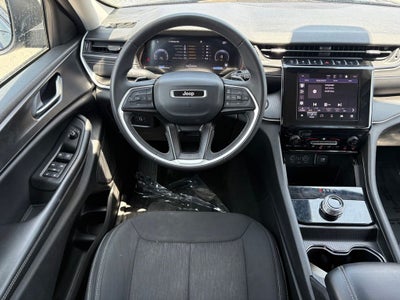 2023 Jeep Grand Cherokee L Laredo 4x2
