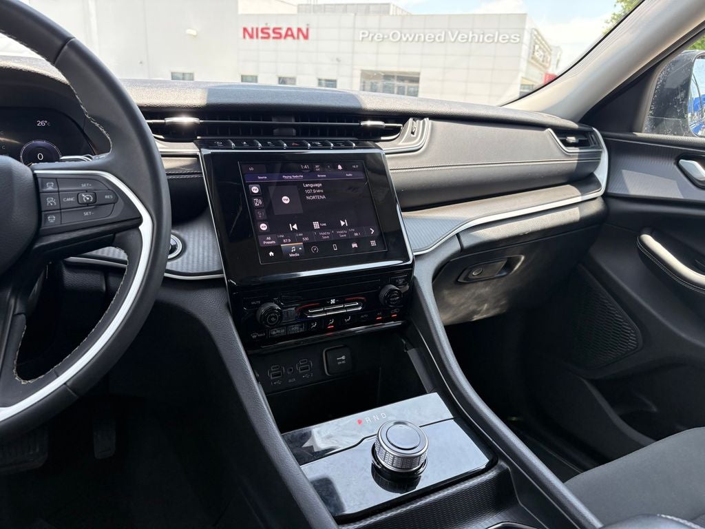 2023 Jeep Grand Cherokee L Laredo 4x2