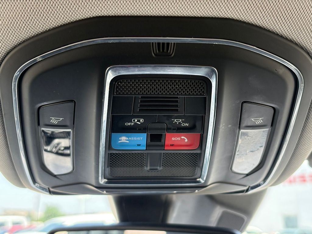 2023 Jeep Grand Cherokee L Laredo 4x2