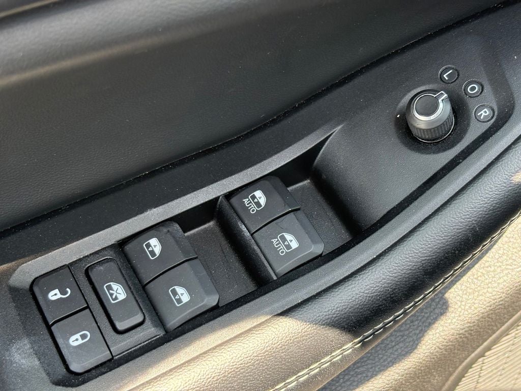 2023 Jeep Grand Cherokee L Laredo 4x2