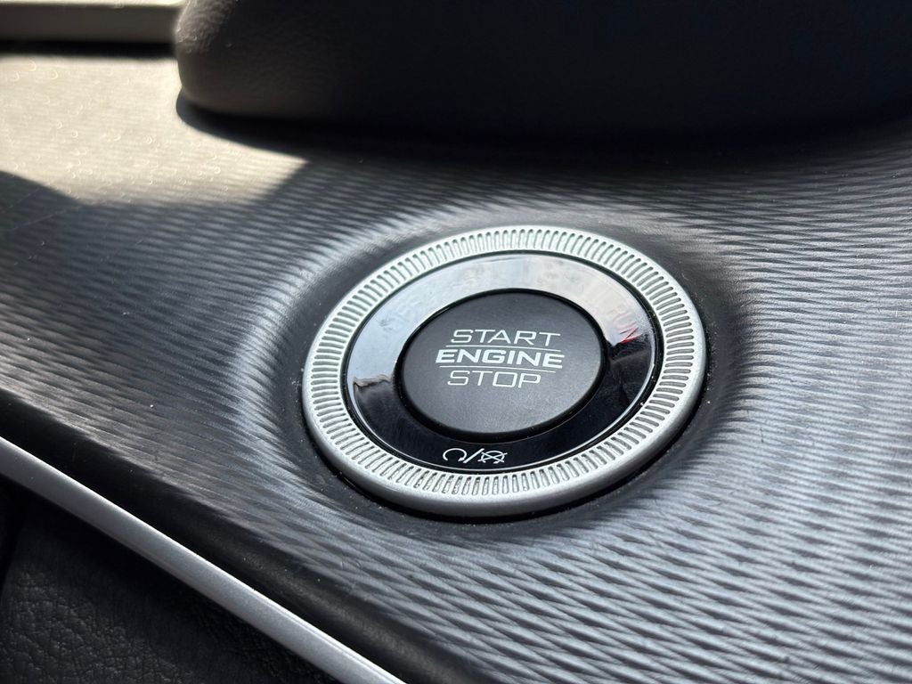 2023 Jeep Grand Cherokee L Laredo 4x2