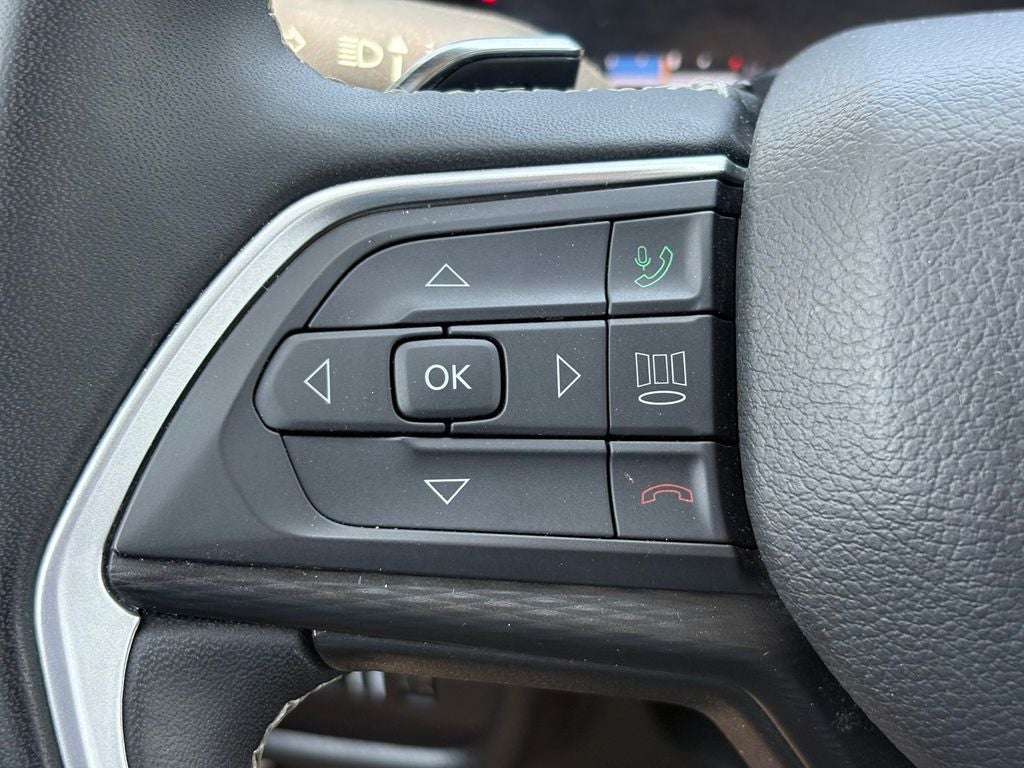2023 Jeep Grand Cherokee L Laredo 4x2