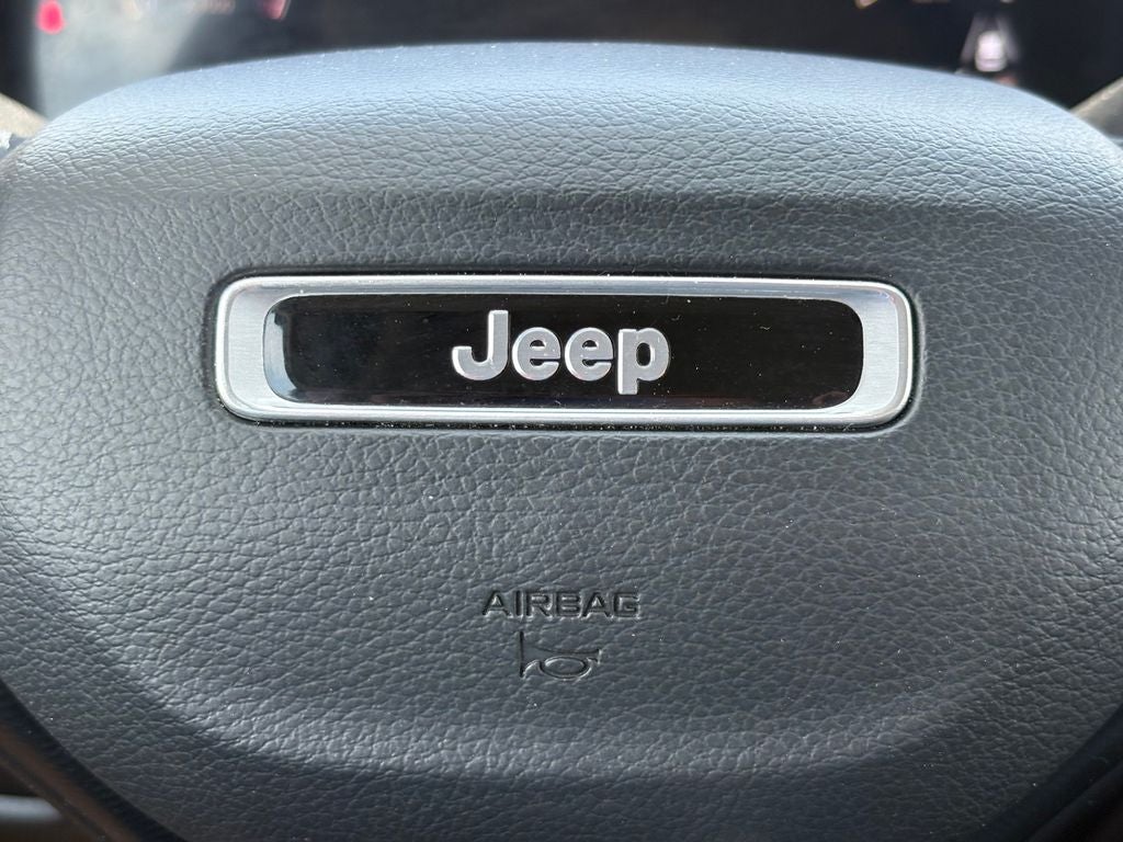 2023 Jeep Grand Cherokee L Laredo 4x2