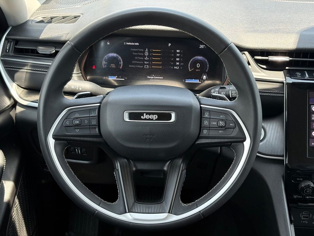 2023 Jeep Grand Cherokee L Laredo 4x2