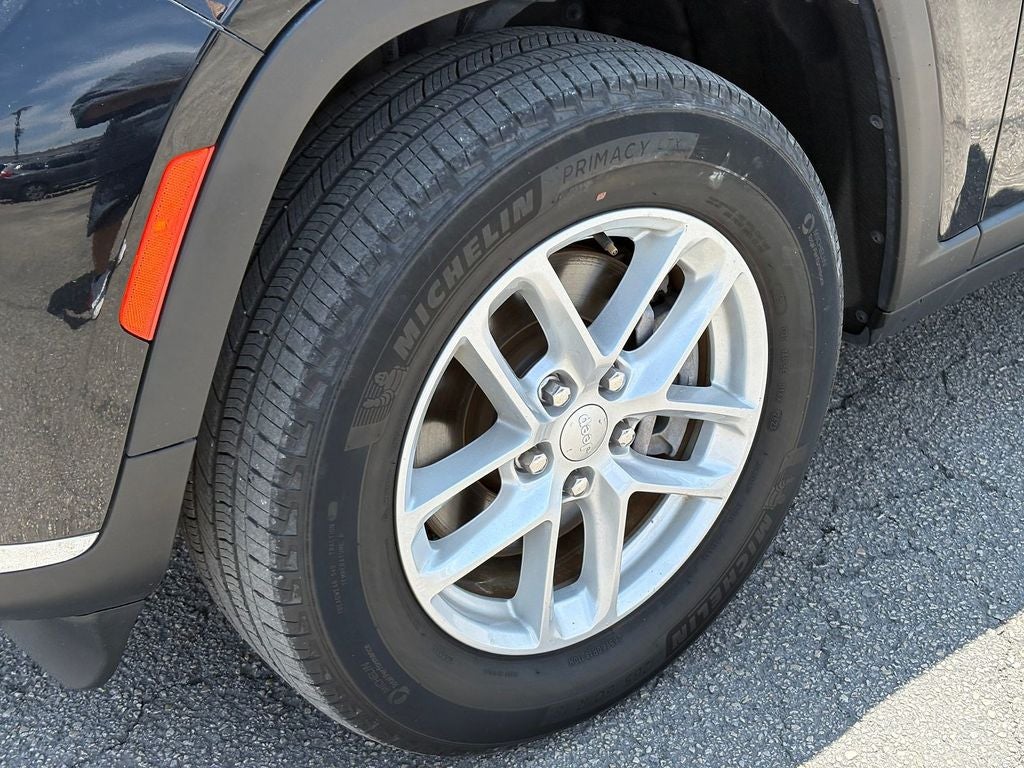 2023 Jeep Grand Cherokee L Laredo 4x2