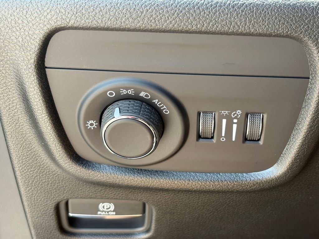 2026 Jeep Grand Cherokee GRAND CHEROKEE L LAREDO 4X2