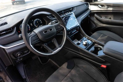 2025 Jeep Grand Cherokee GRAND CHEROKEE L LAREDO X 4X2