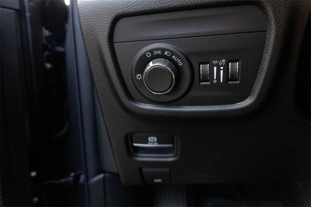 2025 Jeep Grand Cherokee GRAND CHEROKEE L LAREDO X 4X2